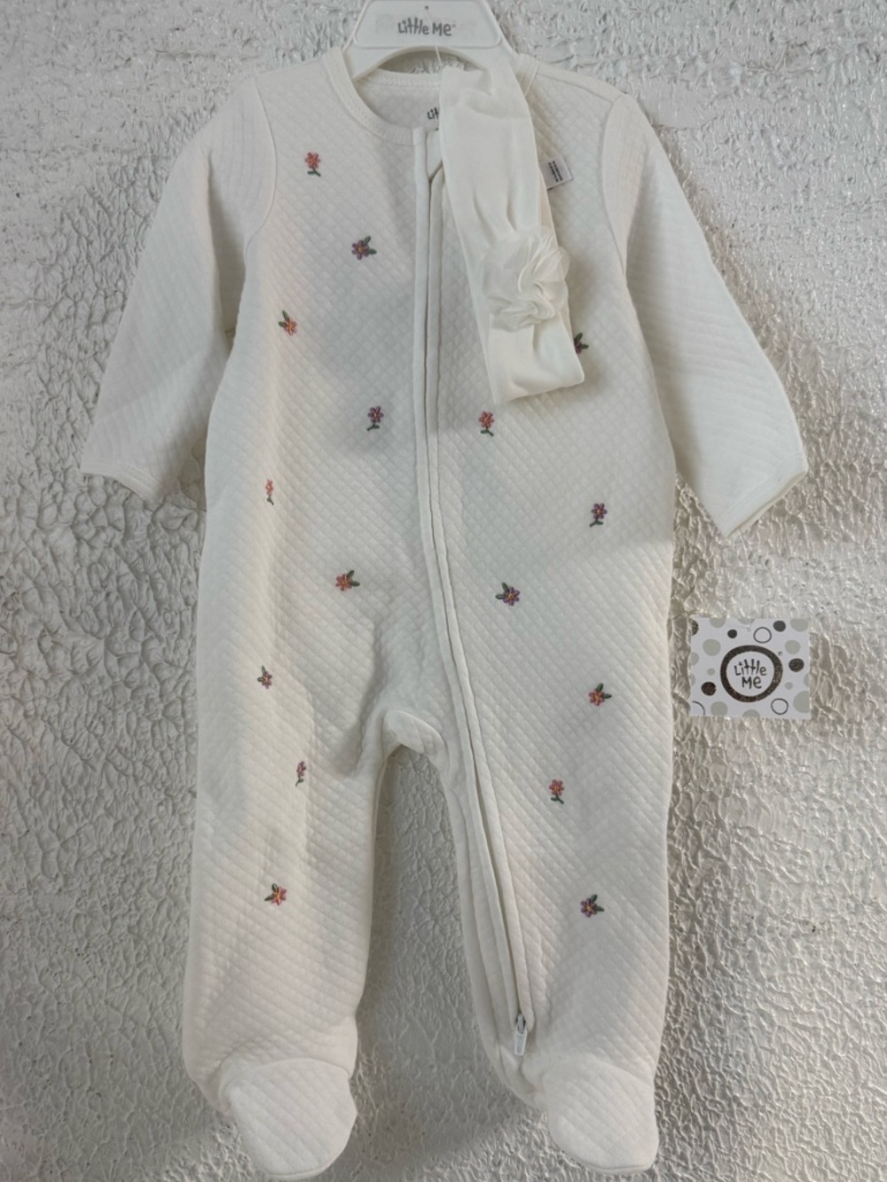 Little Me baby girl quilted footed sleeper size 9M
One-Piece with Headband NWT